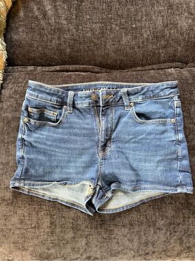 American Eagle Outfitters size 8 stretchy shorts